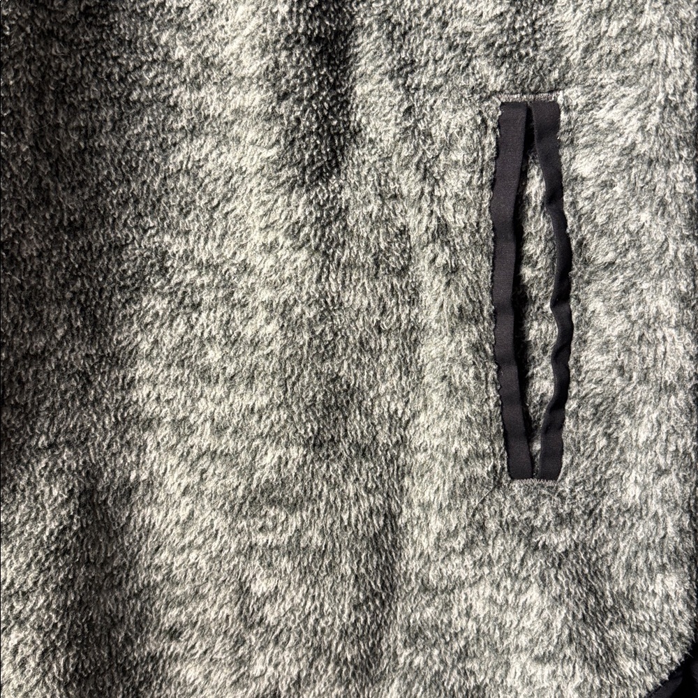 Abercrombie & Fitch Gray Quilted Fleece Pullover - Picture 5 of 8